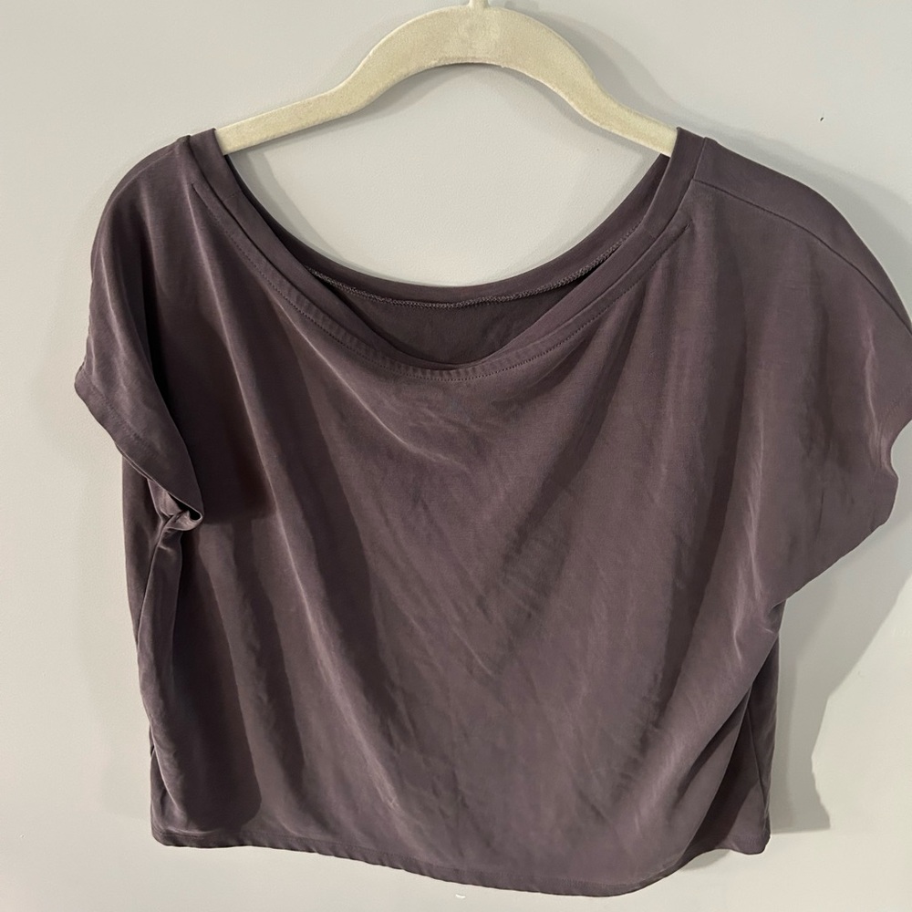 Express Women's gray Crop Top
Matches grey joggers